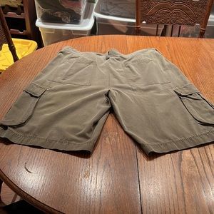 Tommy Bahama Relax Green Silk And Cotton Cargo Shorts Size 42